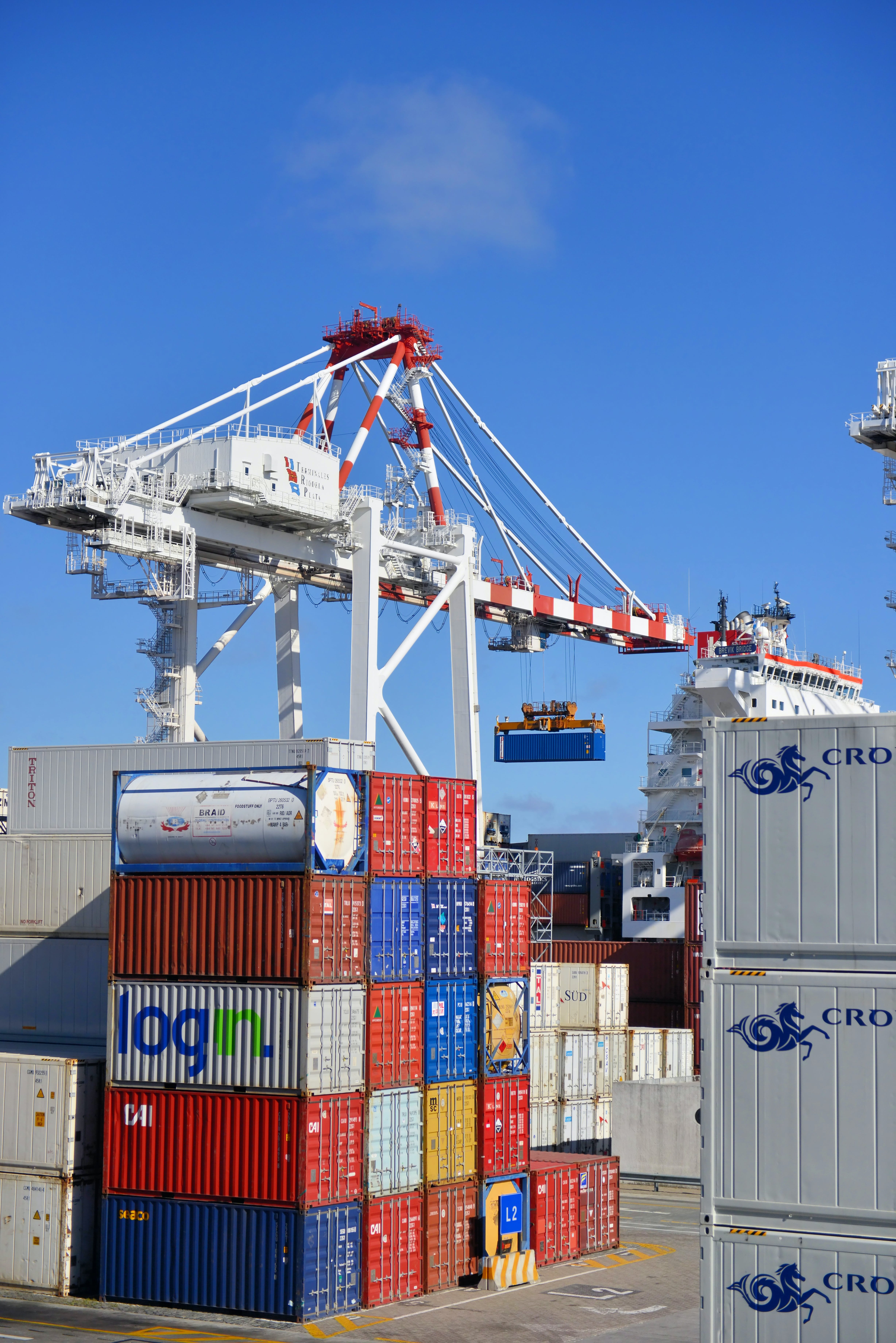Shipping containers and cranes